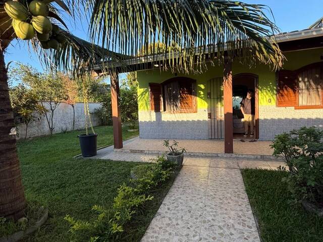 #946 - Casa para Venda em Araruama - RJ