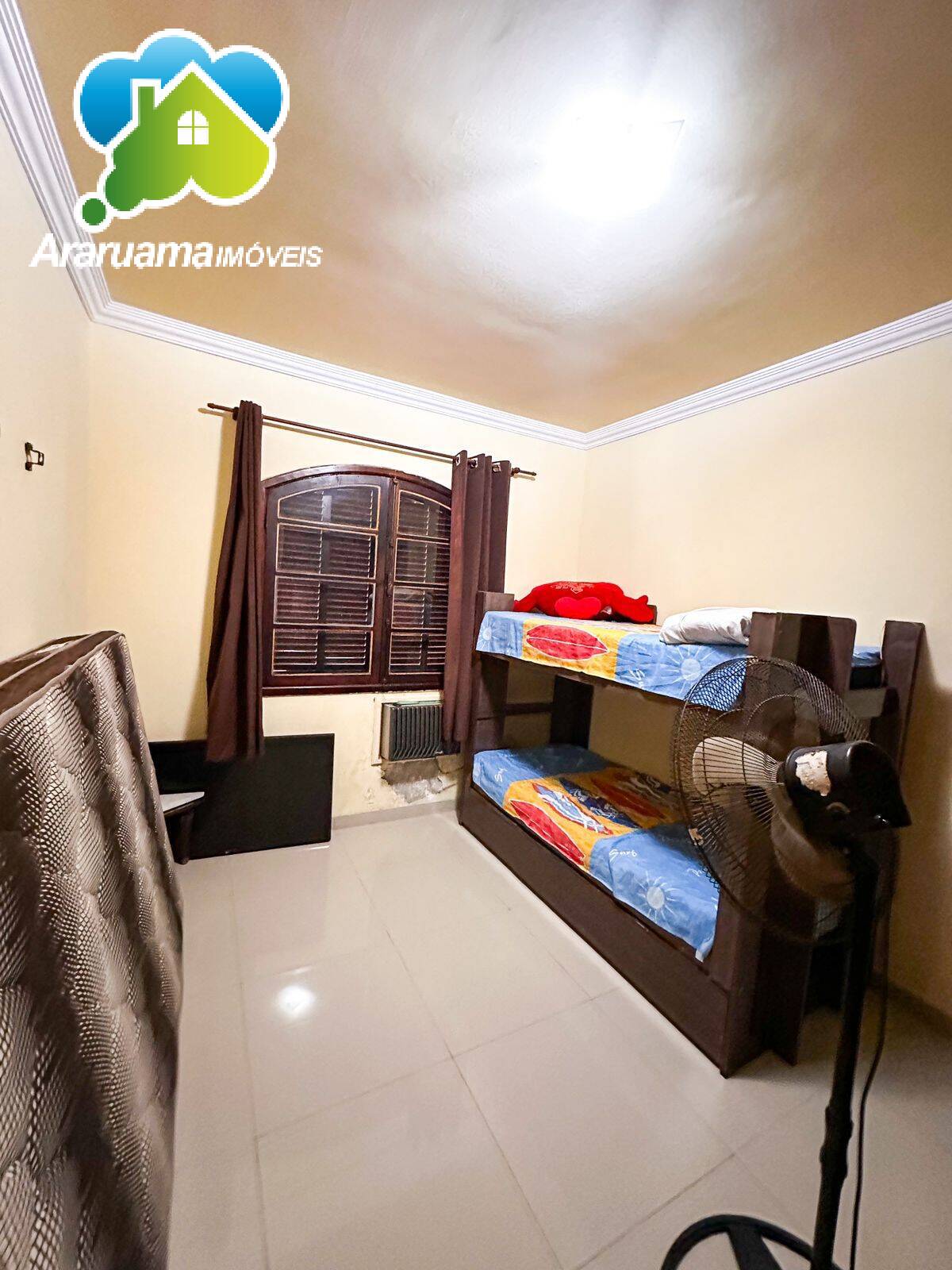 Casa à venda com 4 quartos, 224m² - Foto 10