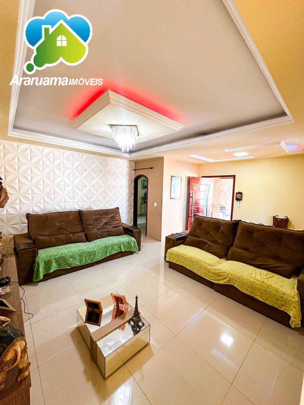 Casa à venda com 4 quartos, 224m² - Foto 2